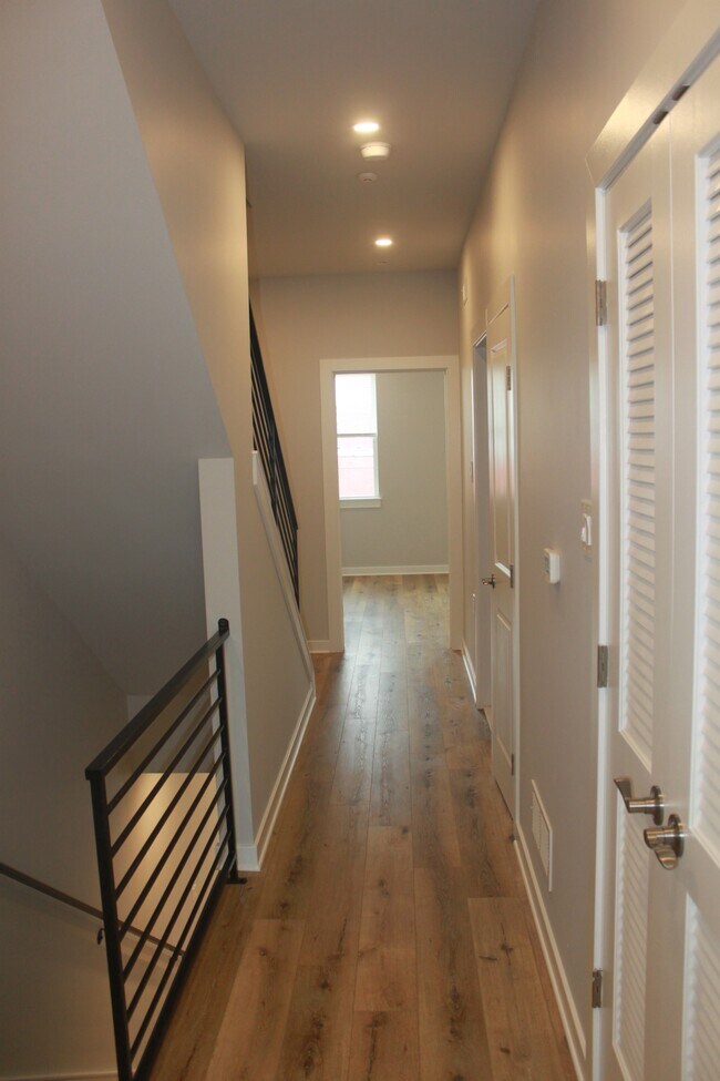 Building Photo - 409 Budd St