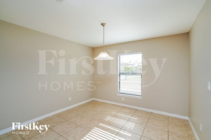 Building Photo - 2203 SW 11th Ct