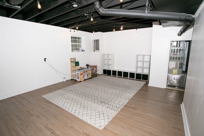 Building Photo - 1412 Chert Pit Rd