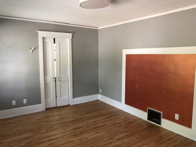 Building Photo - 423 Melrose Ct