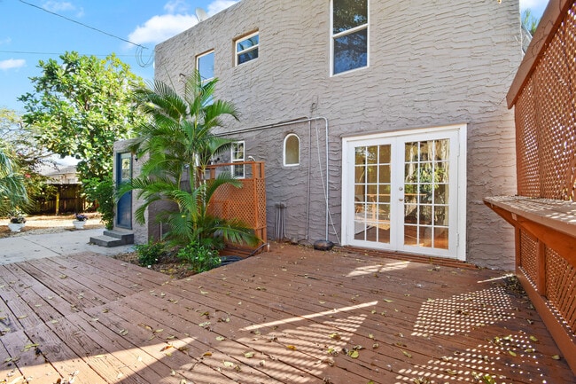 Building Photo - 310 Columbia Dr