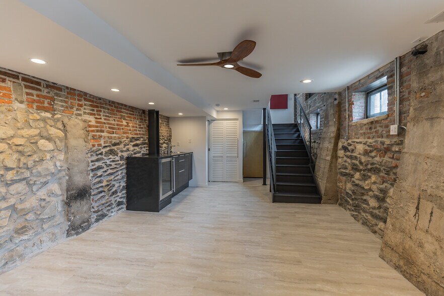 Primary Photo - 318 N Lawrence St
