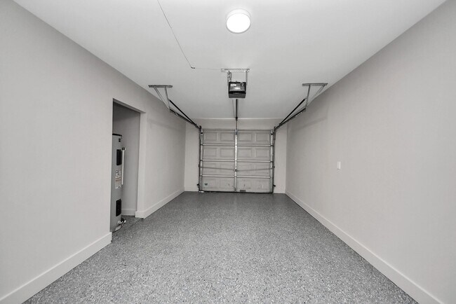 Building Photo - 1503 Locklaine Dr