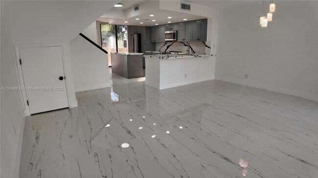 Building Photo - 2801 SW 87th Ave