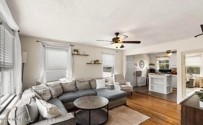 Building Photo - 585 Bamford Ave