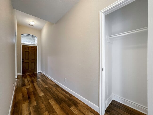 Building Photo - 1613 Cintola Ln