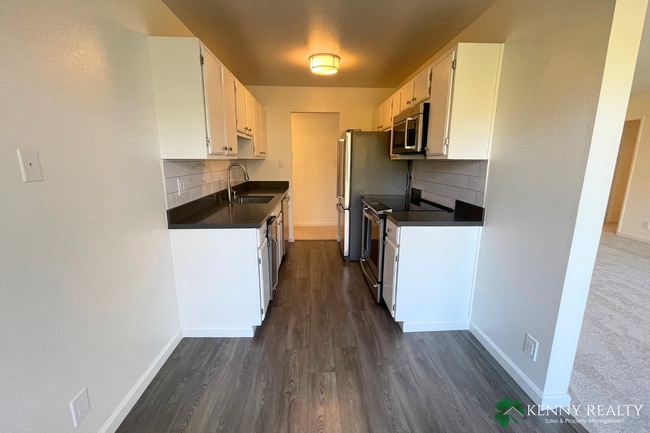 Building Photo - Remodeled 3BR Condo with Large Deck, Park Views & Resort-Style Amenities in Foster City