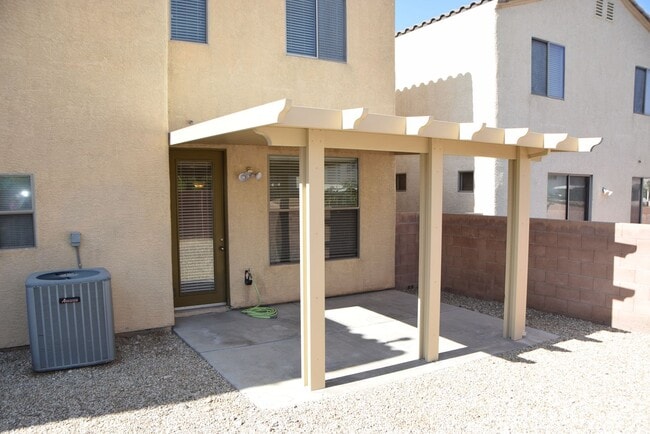 Building Photo - SW - SPRING VALLEY 2 STORY HOME