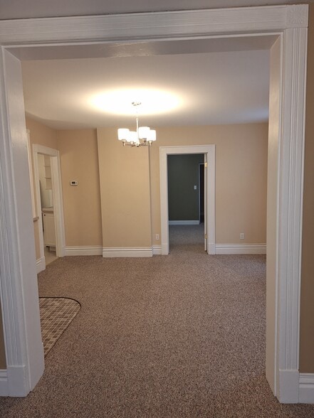 Dining Room w\ Dr to Bdrm - 121 Ontario St