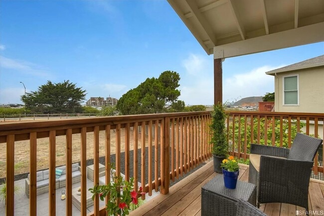 Building Photo - 504 Arguello Blvd