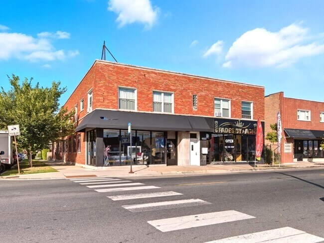 Primary Photo - 7208 W School St
