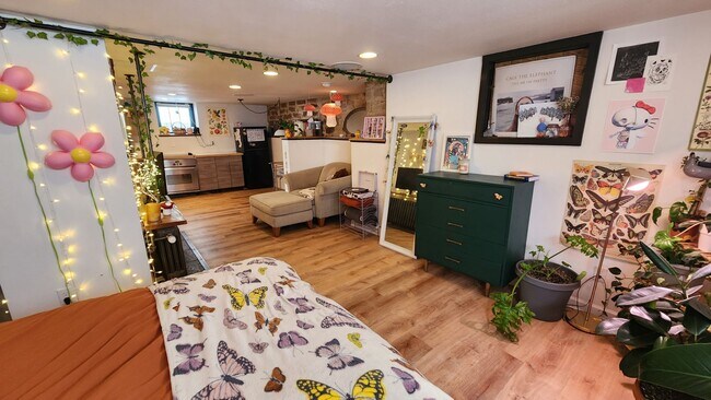 Building Photo - 719 Remington St