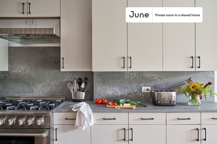 Building Photo - Brand New ROOM at The Apollo House