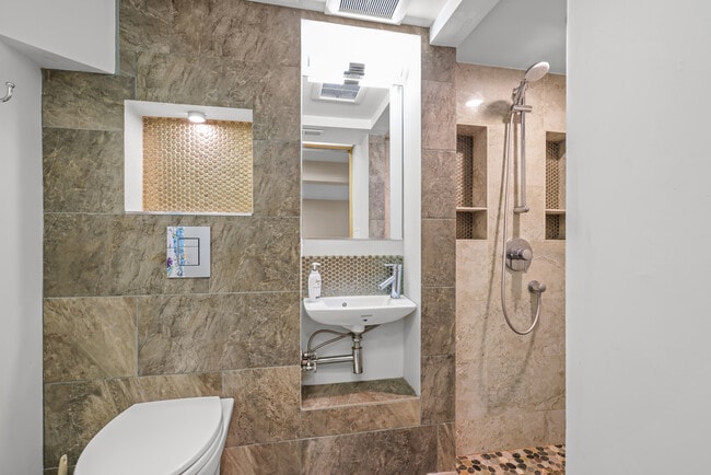 Building Photo - 334 Plumwood Ct