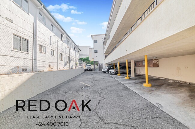 Building Photo - 1323 N Harvard Blvd