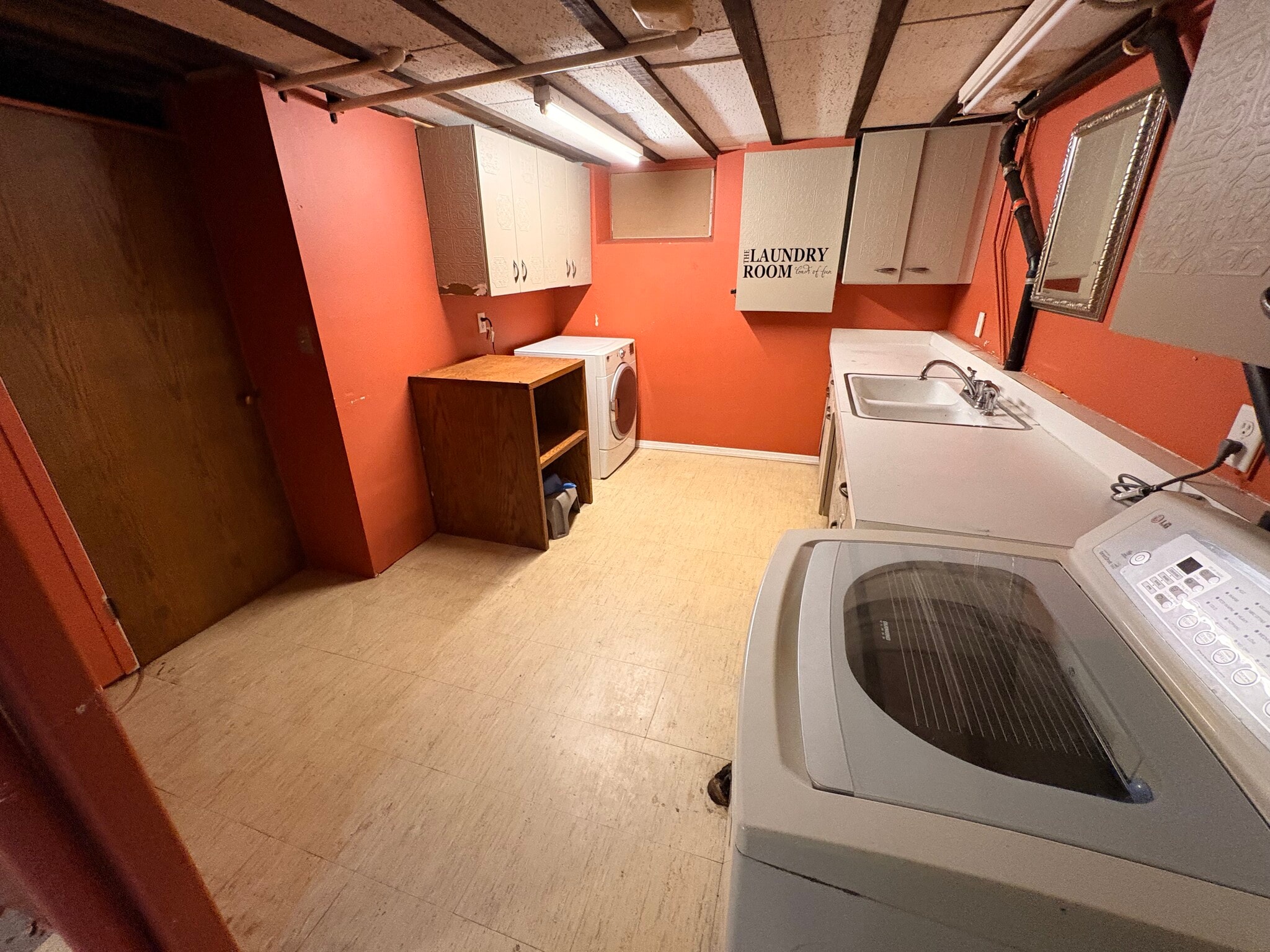 Basement Laundry - 2424 5th Street NE
