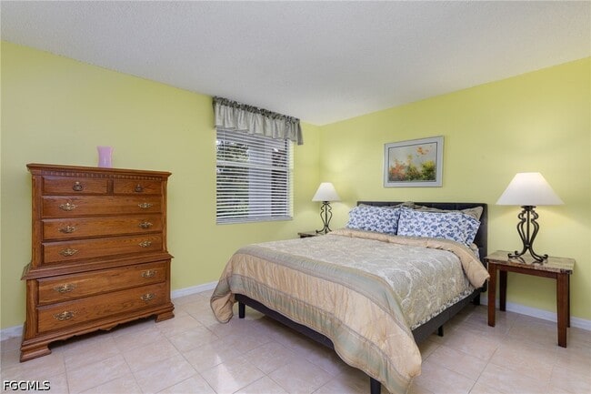 Building Photo - 5959 Winkler Rd