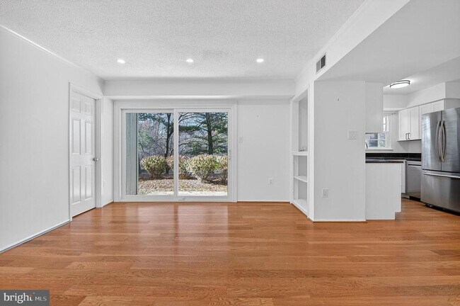 Building Photo - 7753 Inversham Dr