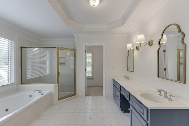 Building Photo - 2885 Towne Village Dr NW