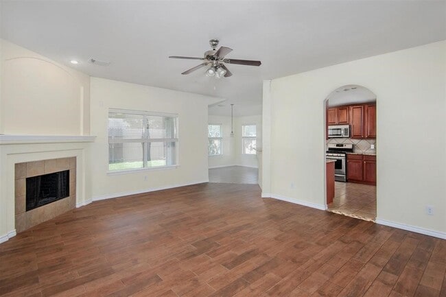 Building Photo - 405 Magnolia Estates Dr