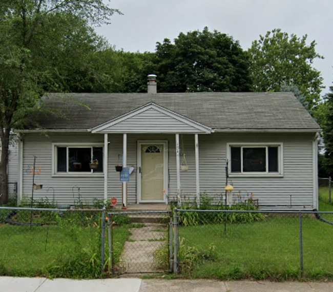 Building Photo - 2 Bedroom House