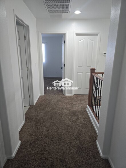 Building Photo - 5545 W Buckskin Trail