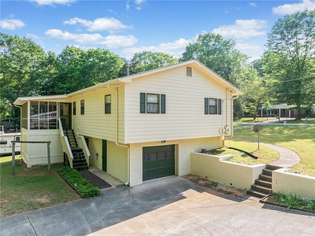 Building Photo - 106 Robinhood Dr