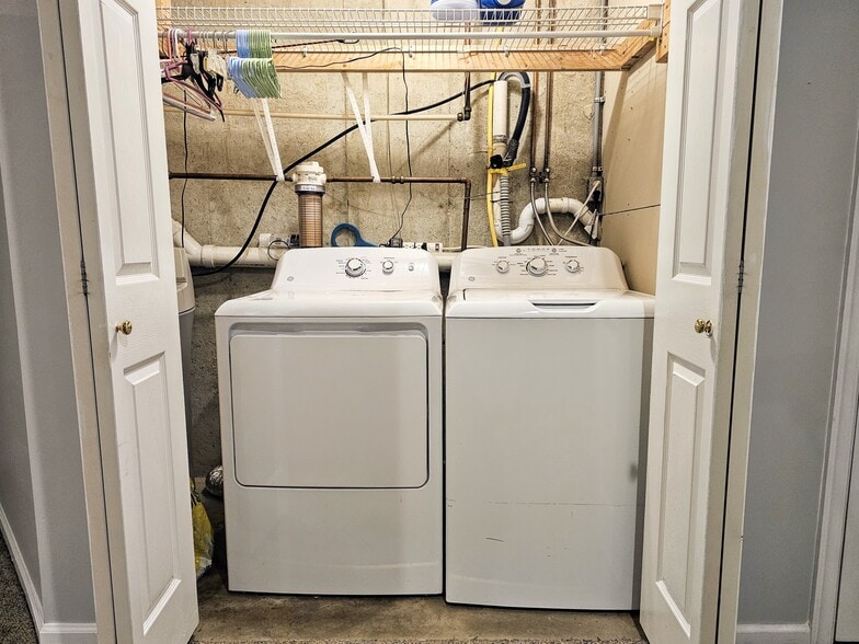 Building Photo - 160 Riders Way