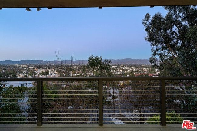 Building Photo - 14600 Round Valley Dr