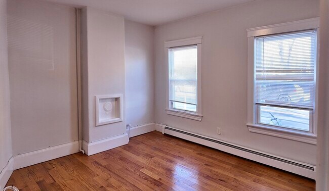 Building Photo - 88 Hampshire St