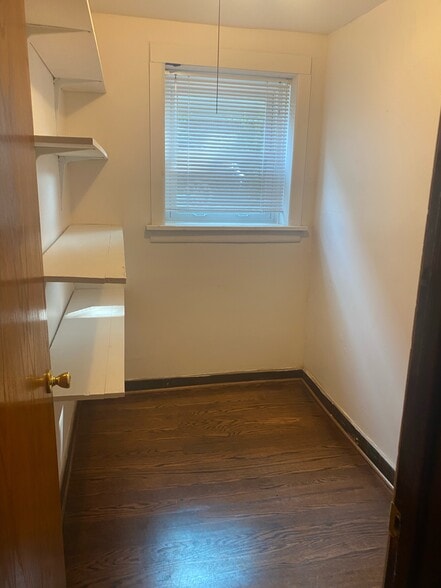 pantry - 4246 N Keeler Ave