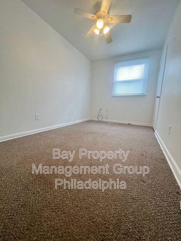 Building Photo - 1635 Griffith St