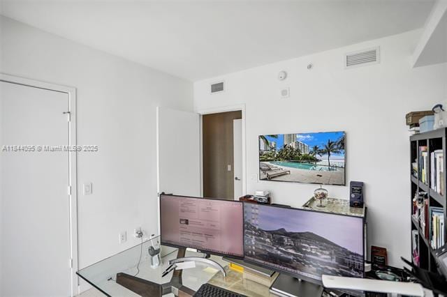 Building Photo - 460 NE 28th St