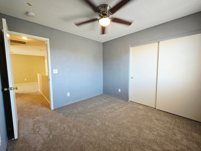 Building Photo - ACCEPTS SECTION 8 - BEAUTIFUL MUST SEE 3BD/2BA IN SOUTHWEST