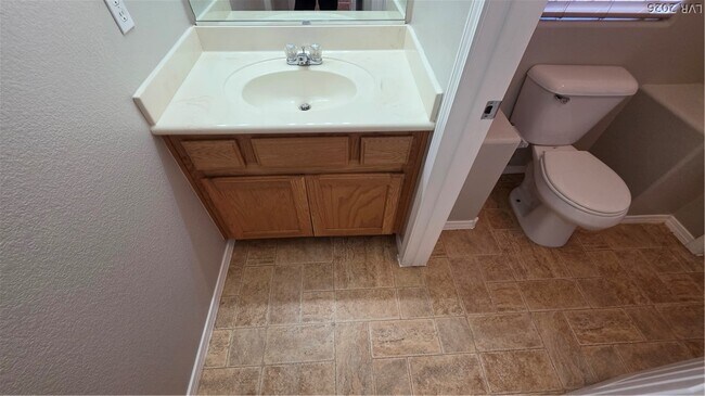 Building Photo - 5769 Old Colony Dr
