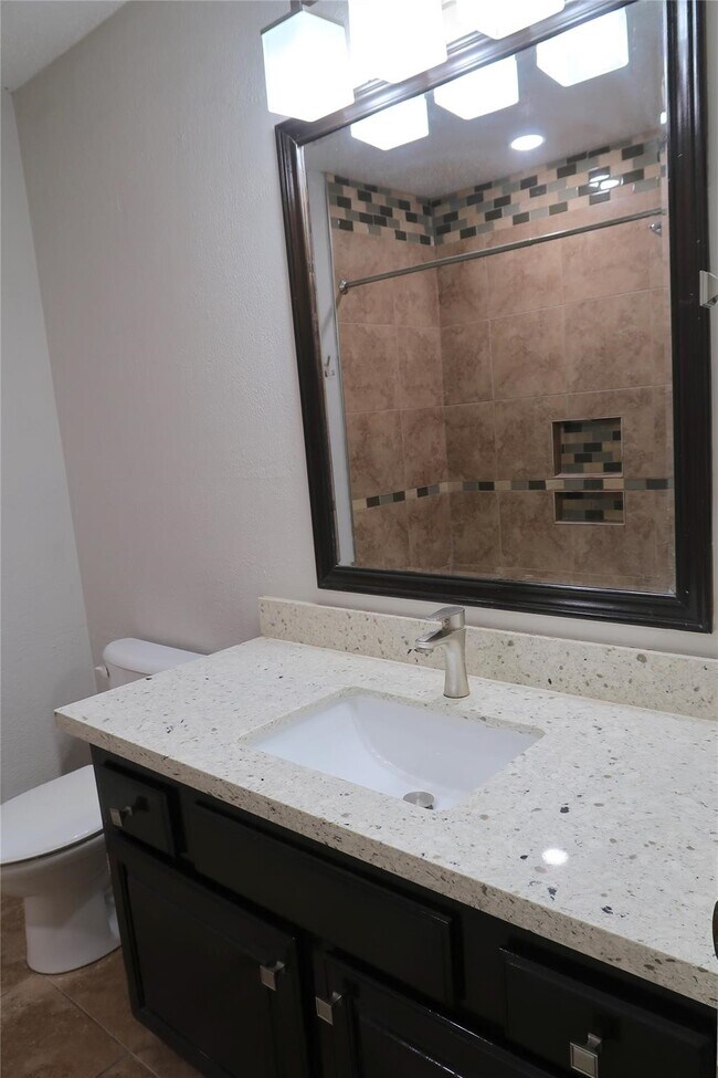 Building Photo - 7507 Sunny Oaks Way