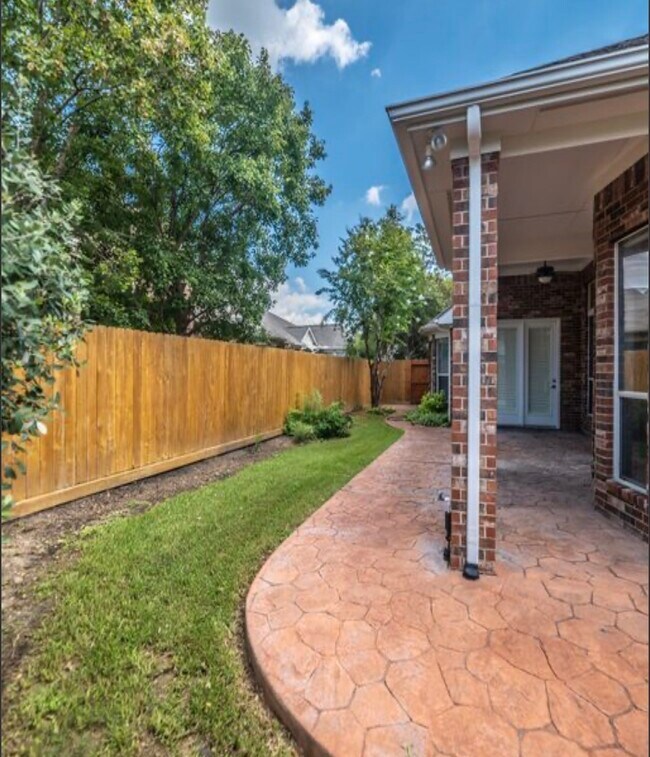 Building Photo - 5019 Shining Creek Ct