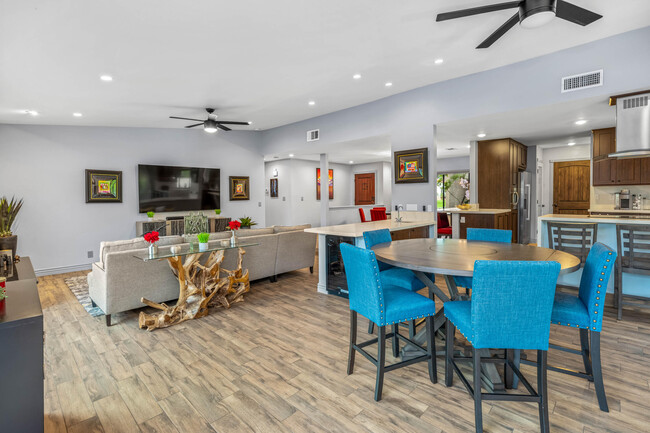 Building Photo - 1289 E Caleta Way