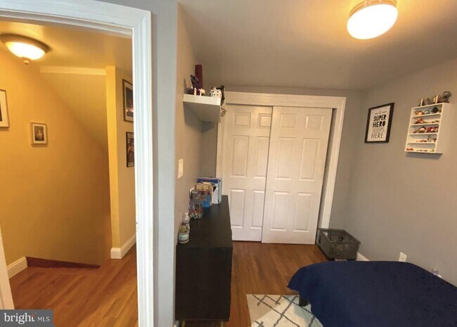 Building Photo - 130 Manton St