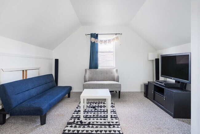 Building Photo - 2318 N New Jersey St