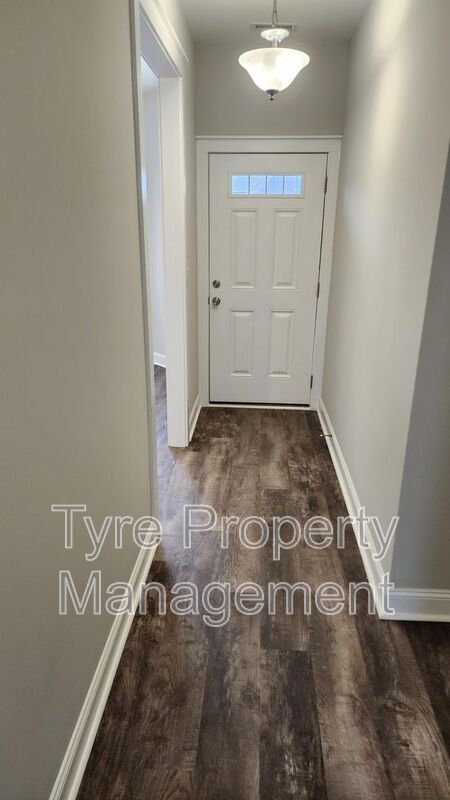 Building Photo - 1815 Fox Den Way