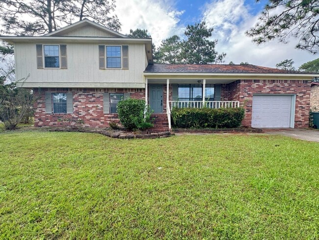 Building Photo - MOVE-IN READY!  [PET FRIENDLY]