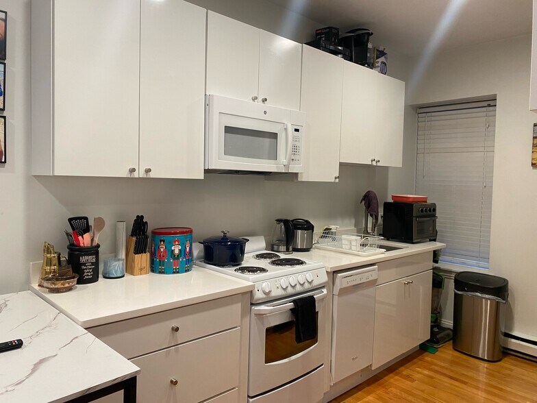 Building Photo - 41 Symphony Rd