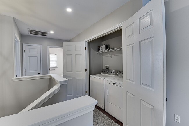 Building Photo - 4 BR/Loft near Simpsonville!  Lawn Maintenance included! Amenities & Close to Shopping & Restaurants