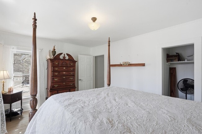 Building Photo - 626 E High St