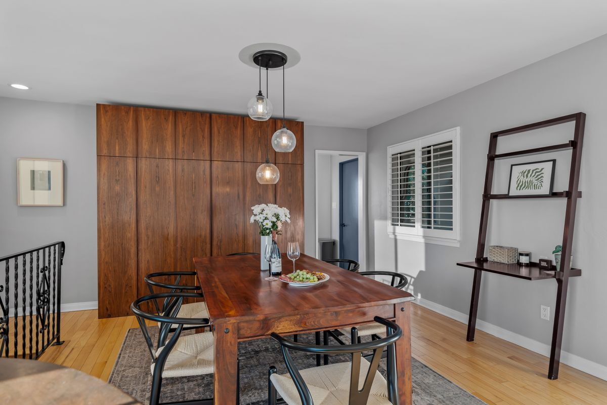 Building Photo - 4350 Summit Dr