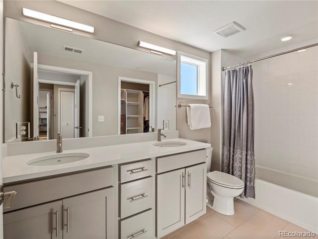 Building Photo - 210 S Cherrywood Dr