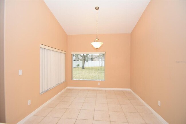 Building Photo - 11 Ellsworth Dr