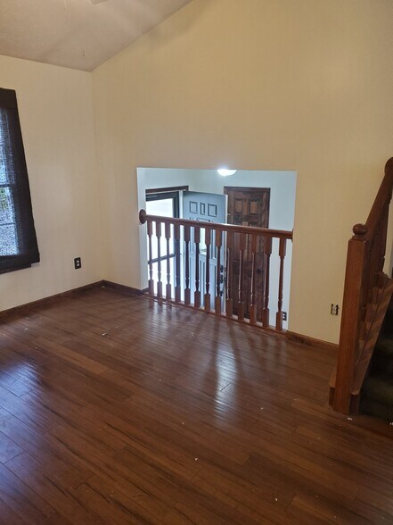 Building Photo - 1864 Pine Grove Pl