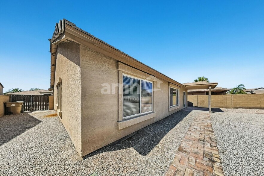 Building Photo - 16776 W Mesquite Dr